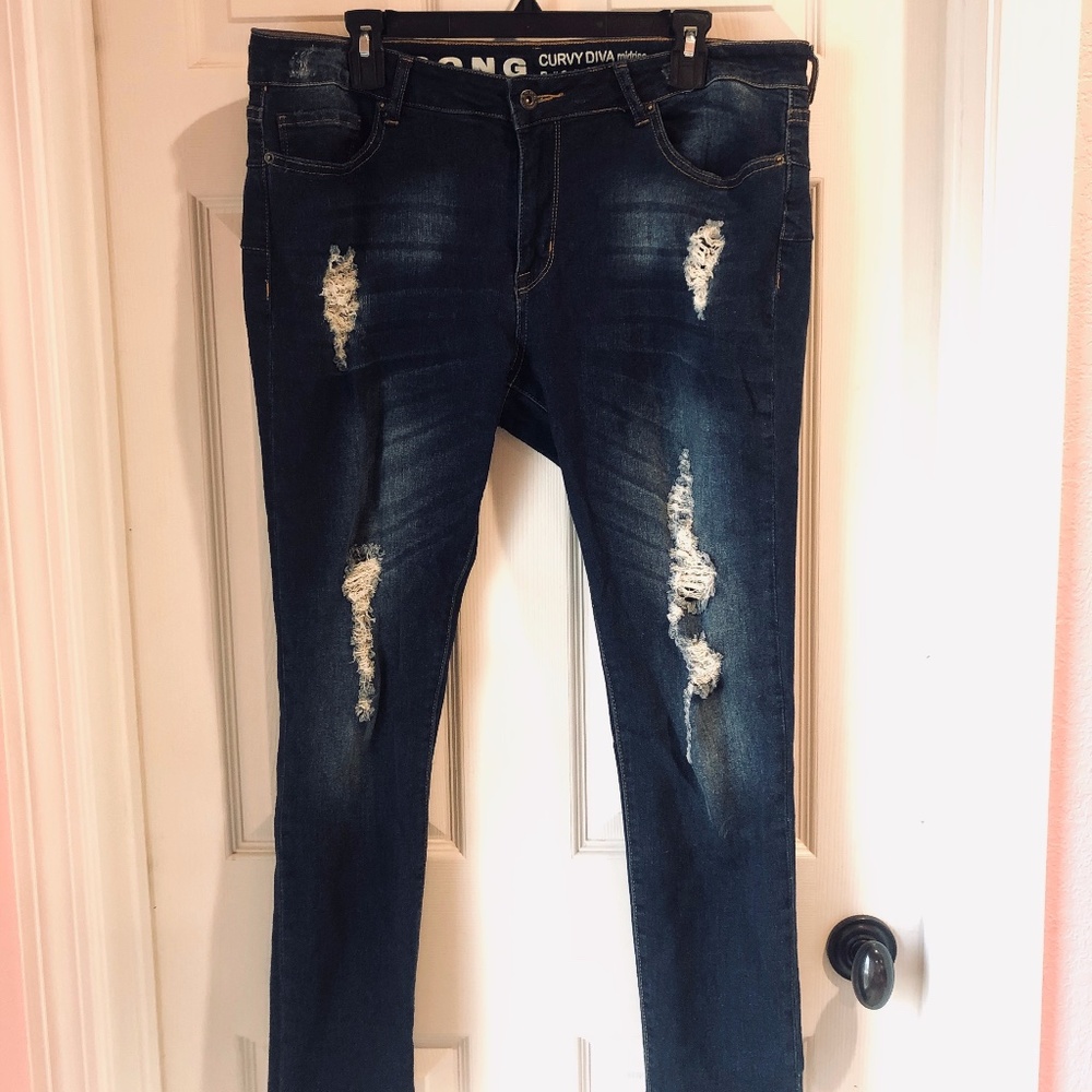 Plus Size Mid-Rise Distressed Stretchy Jeans